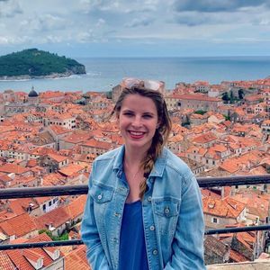 Meet your Posher, Isabel